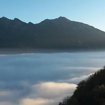 Komplettes Mit 10 Zimmern