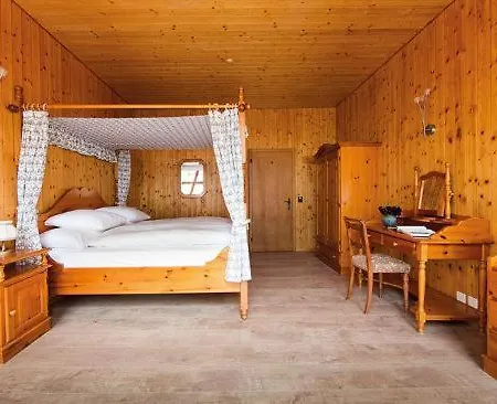 Villa Komplettes Mit 10 Zimmern *