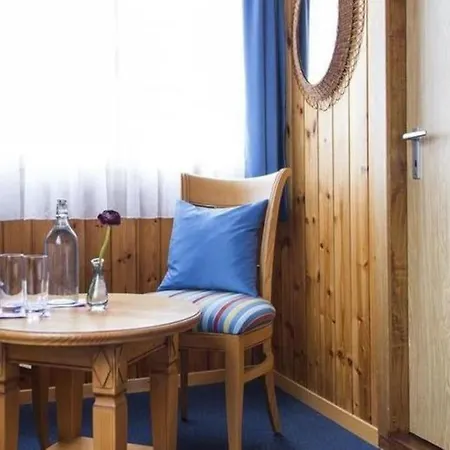 Villa Komplettes Mit 10 Zimmern *