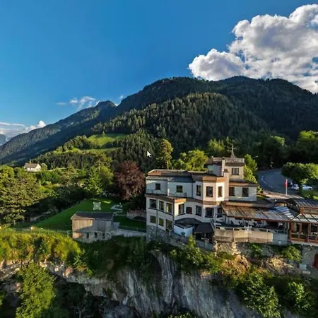 Komplettes Mit 10 Zimmern *