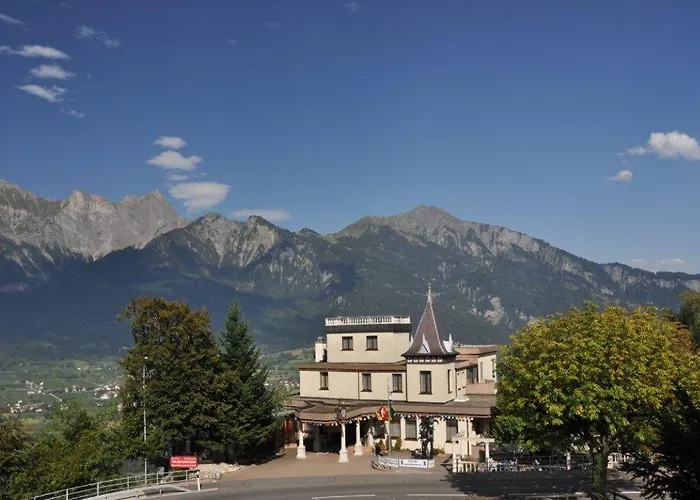 Gesamte Schloss Wartenstein Mit Allen 10 Zimmern Mit Bad Und Dem Restaurant Villa