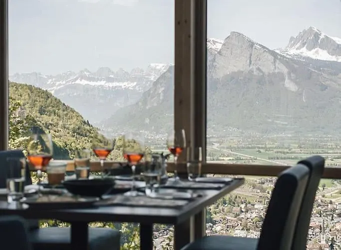 Gesamte Schloss Wartenstein Mit Allen 10 Zimmern Mit Bad Und Dem Restaurant * Bad Ragaz