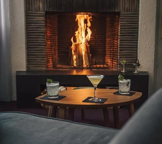 Gesamte Schloss Wartenstein Mit Allen 10 Zimmern Mit Bad Und Dem Restaurant *