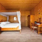 Villa Komplettes Mit 10 Zimmern *
