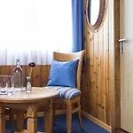 Villa Komplettes Mit 10 Zimmern *